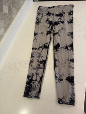 Tie-Dye Ribbed Leggings - Black on Gray